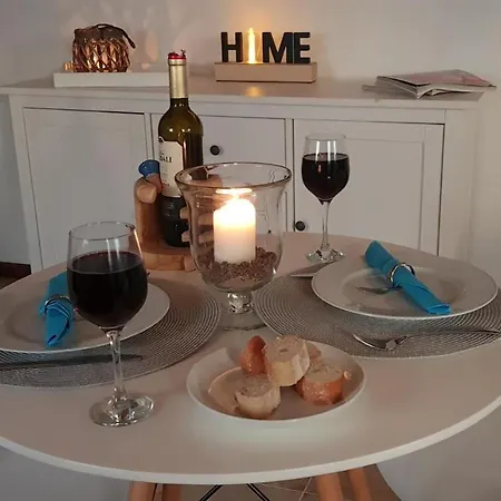 In 1 Apartment